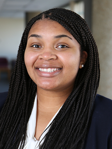 Michaila Dix (MHA ‘22) Takes Lessons, Experiences Learned at SLU to New Role at Mayo Clinic