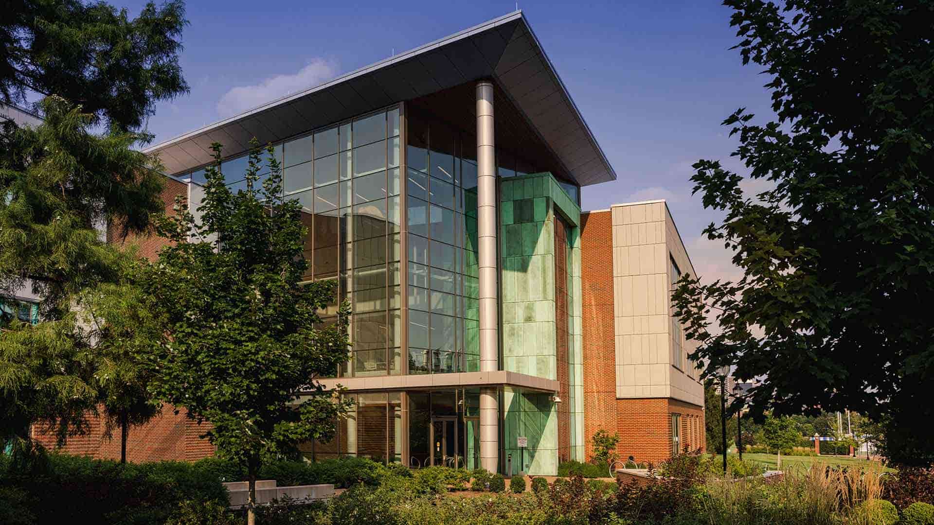 The Sinquefield Science and Engineering Center on SLU’s campus.